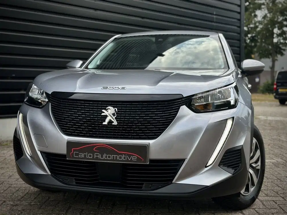 Peugeot 2008 1.2 PureTech Active NAVI uit 2021, foto 3