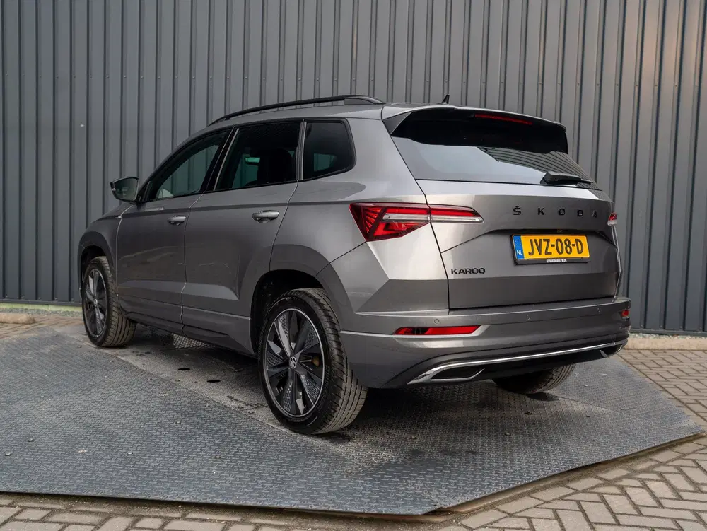 Skoda Karoq 1.5 TSI ACT Sportline Business uit 2023, foto 4