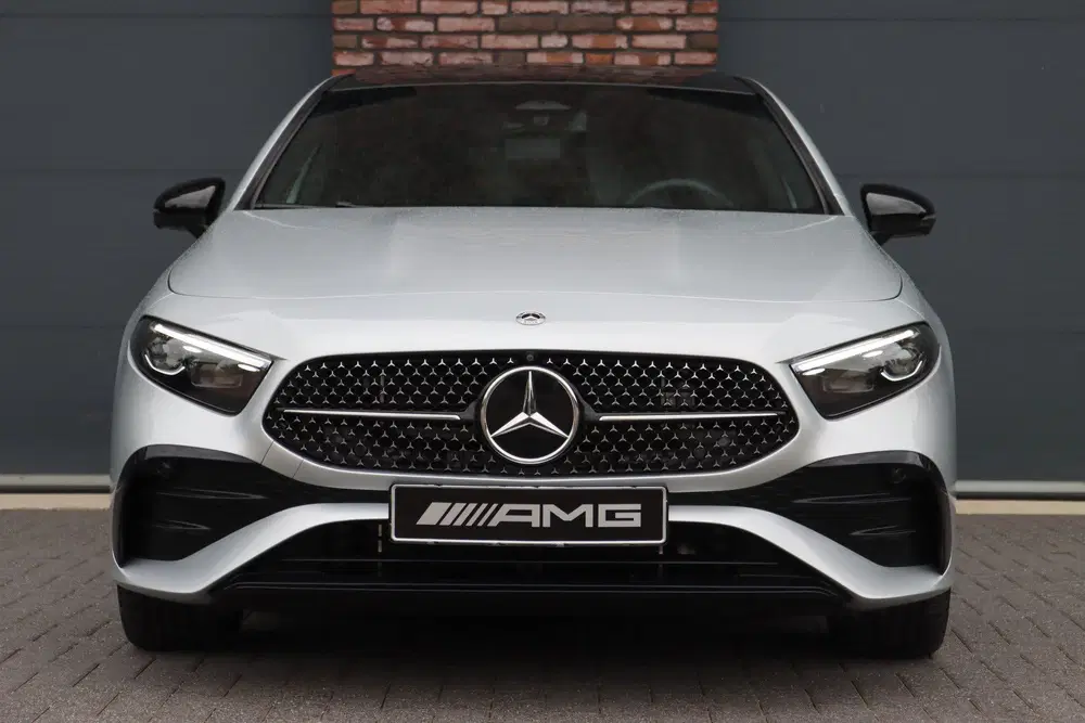 Mercedes-Benz A-Klasse 250 e AMG Line uit 2024, foto 13