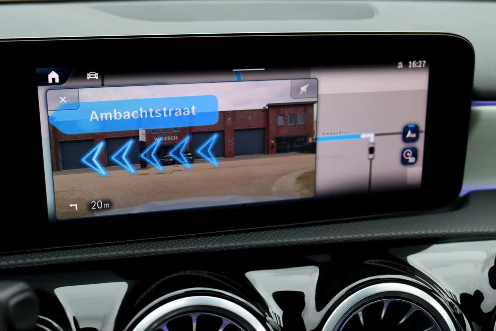Mercedes-Benz A-Klasse 250 e AMG Line uit 2024, foto 14