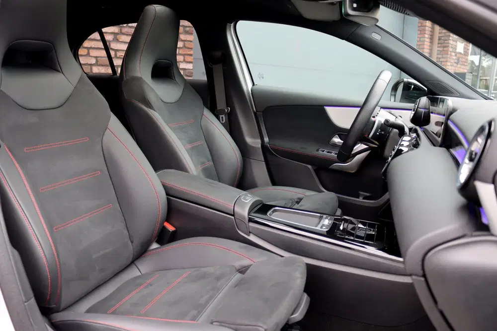 Mercedes-Benz A-Klasse 250 e AMG Line uit 2024, foto 6