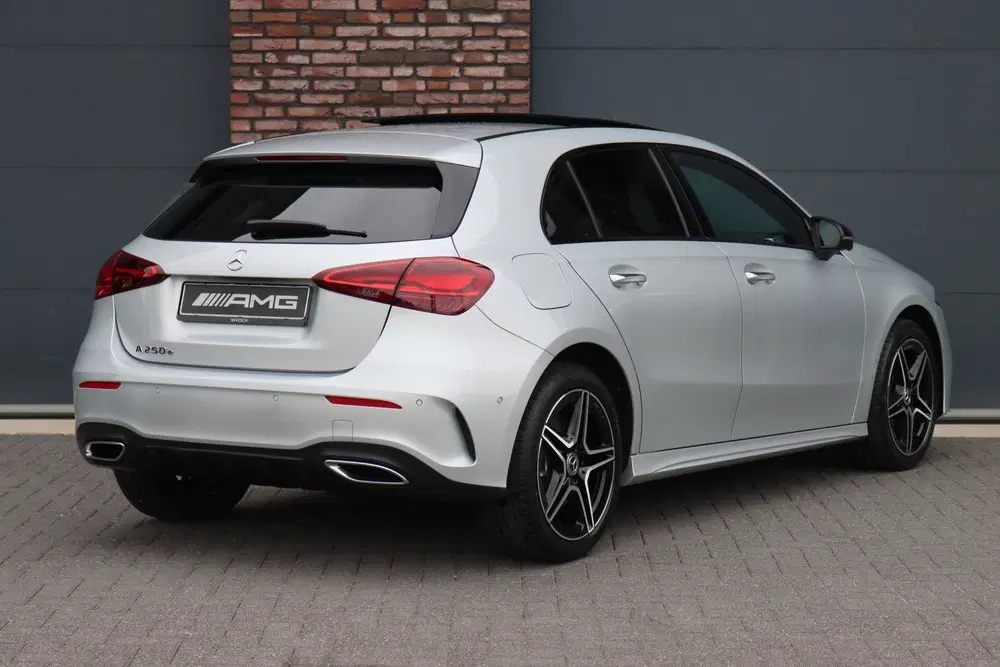 Mercedes-Benz A-Klasse 250 e AMG Line uit 2024, foto 7