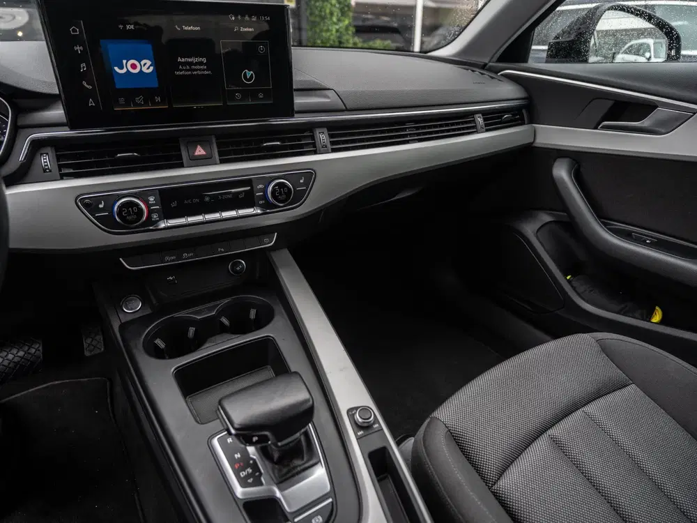 Audi A4 35 TFSI Advanced Edition uit 2023, foto 2
