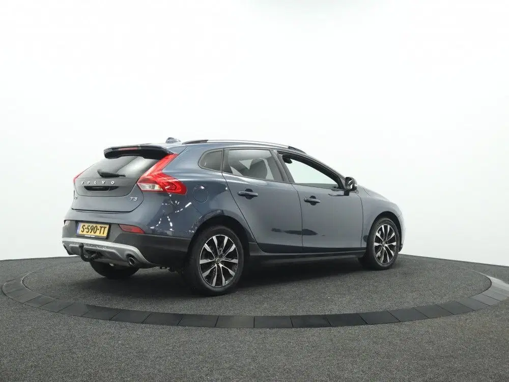 Volvo V40 Cross Country 1.5 T3 Summum uit 2019, foto 2