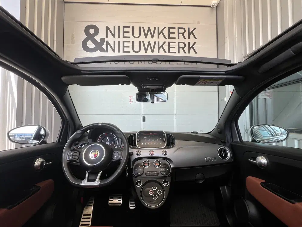 Fiat 500 1.4 T-Jet Abarth Turismo Cabriolet 70th An uit 2019, foto 13