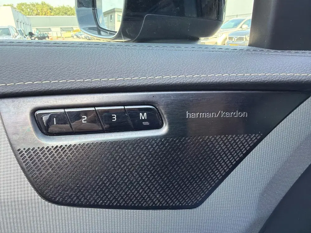 Volvo XC90 2.0 T8 Recharge AWD R-Design uit 2021, foto 12