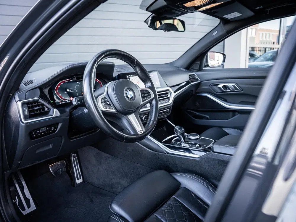 BMW 3-serie 330e M-Sport Pro l Individuel l Pano l A uit 2021, foto 2