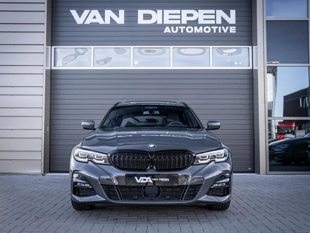 BMW 3-serie 330e M-Sport Pro l Individuel l Pano l A uit 2021, foto 3