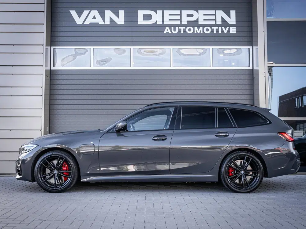 BMW 3-serie 330e M-Sport Pro l Individuel l Pano l A uit 2021, foto 9