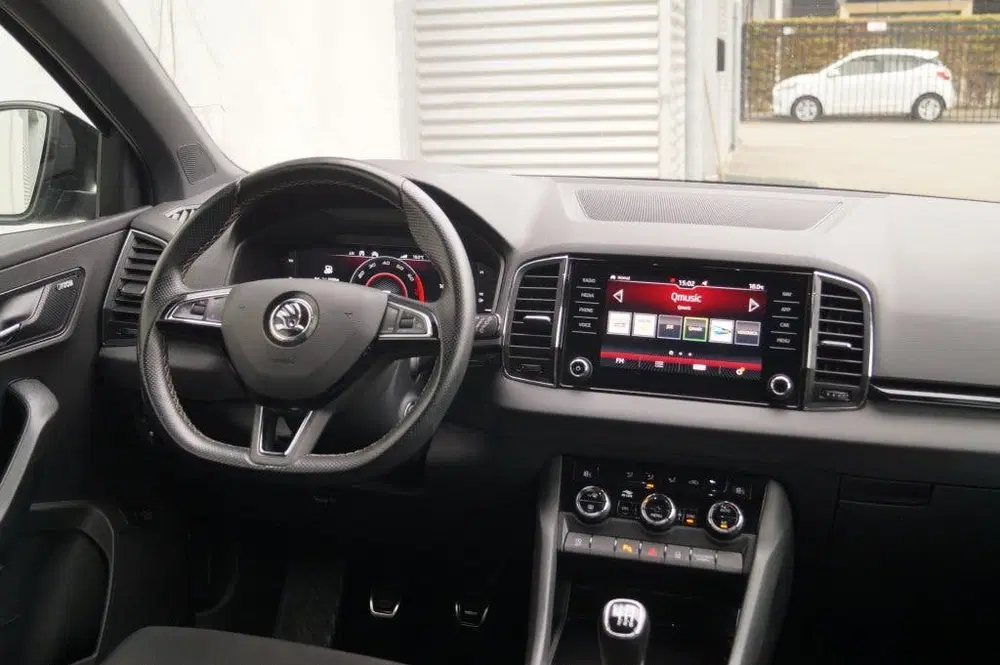 Skoda Karoq 1.5 TSI 150pk Sportline Business -PANO-ECC uit 2020, foto 11