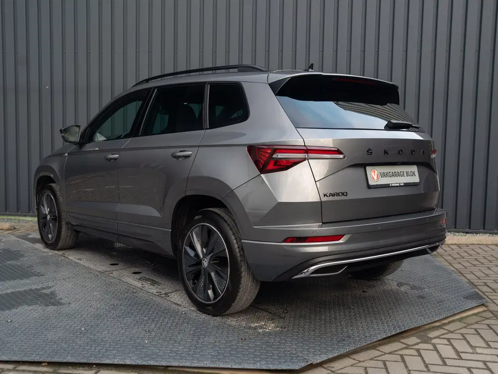Skoda Karoq 1.5 TSI ACT Sportline Business uit 2024, foto 4
