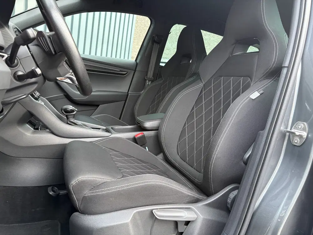 Skoda Karoq 1.5 TSI ACT Sportline Business uit 2024, foto 6