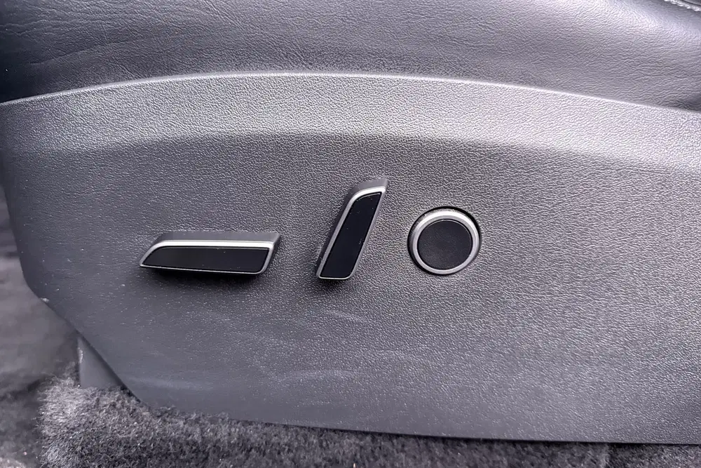 Tesla Model Y Long Range AWD 75 kWh (91% SOH) Afn. Trekh uit 2024, foto 12