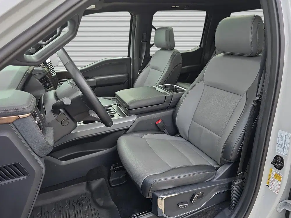 Ford F 150 USA F-150 LIGHTNING LARIAT ER (bj 2023) uit 2023, foto 11