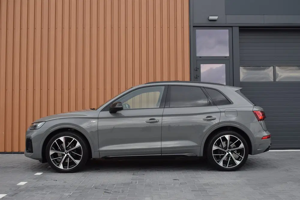 Audi Q5 50 TFSI e S-line uit 2022, foto 2