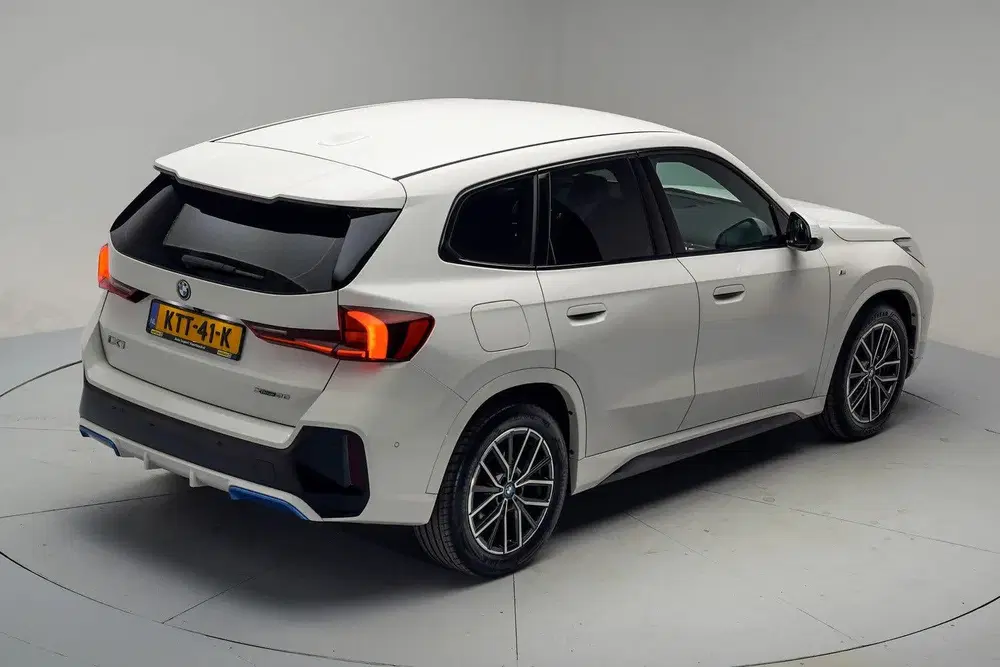 BMW iX1 xDrive30 M Sport Shadow [ SoH 94 uit 2023, foto 14
