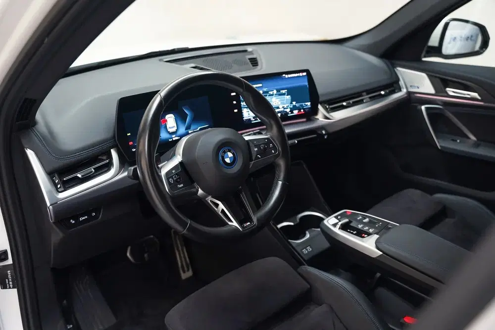 BMW iX1 xDrive30 M Sport Shadow [ SoH 94 uit 2023, foto 15