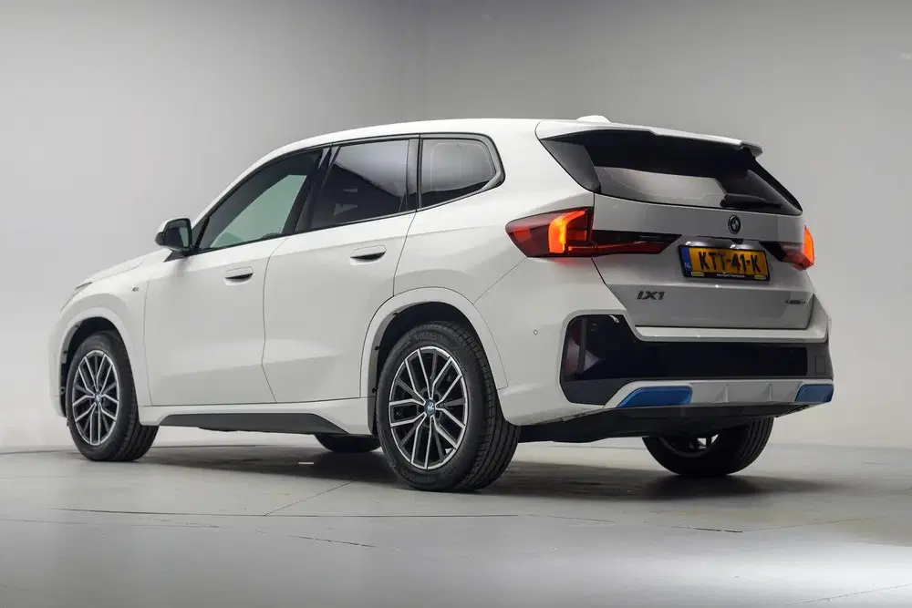 BMW iX1 xDrive30 M Sport Shadow [ SoH 94 uit 2023, foto 3
