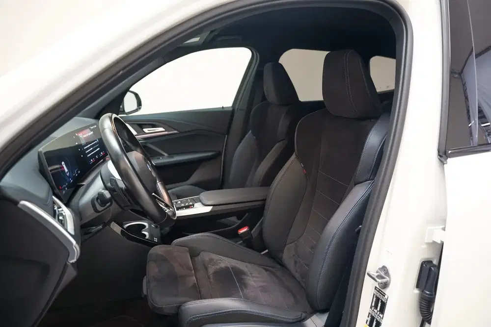 BMW iX1 xDrive30 M Sport Shadow [ SoH 94 uit 2023, foto 9