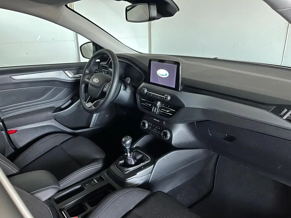 Ford Focus 1.0 EcoBoost Hybrid Titanium uit 2022, foto 10