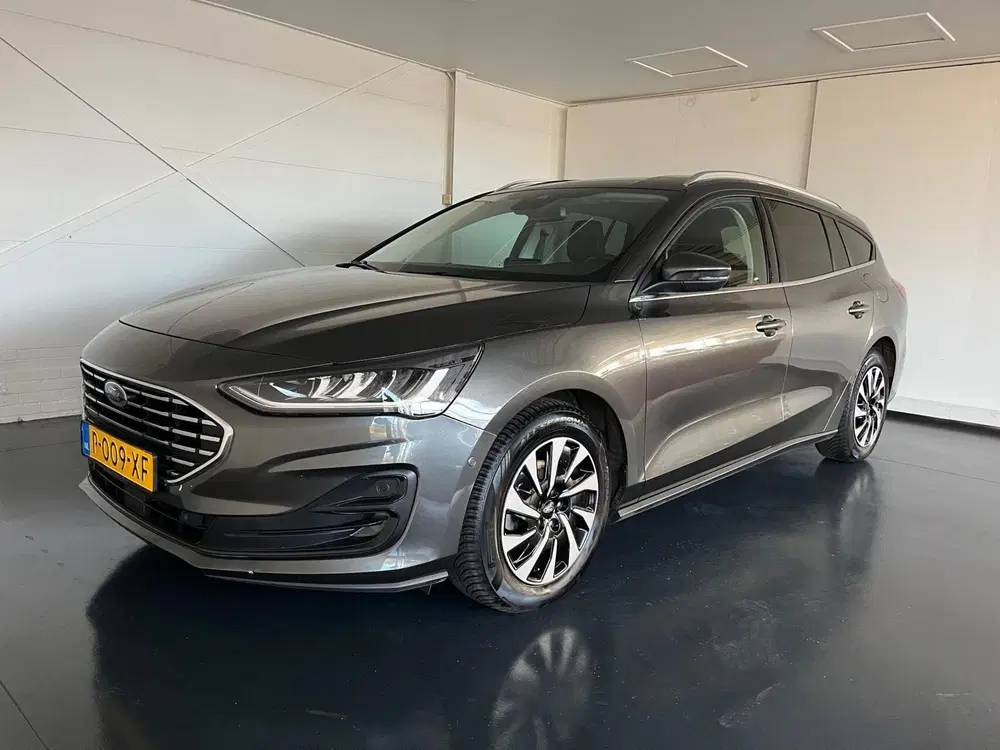 Ford Focus 1.0 EcoBoost Hybrid Titanium uit 2022, foto 2
