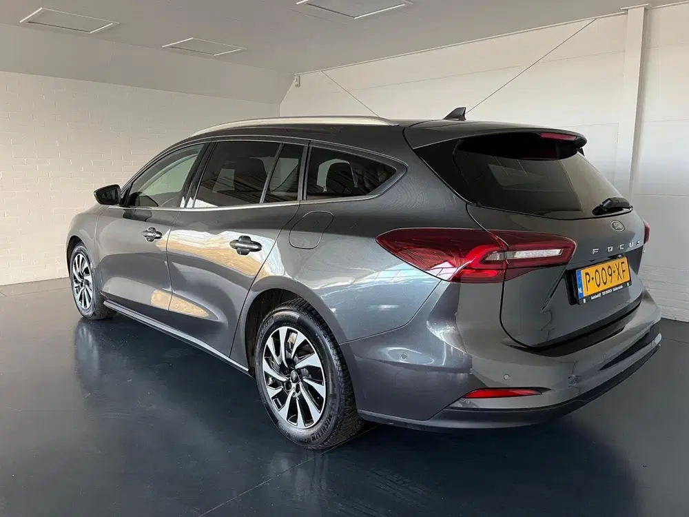 Ford Focus 1.0 EcoBoost Hybrid Titanium uit 2022, foto 4