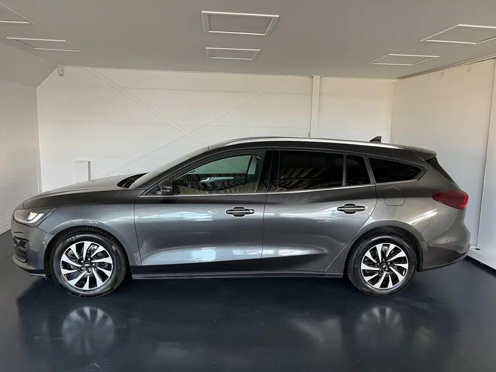 Ford Focus 1.0 EcoBoost Hybrid Titanium uit 2022, foto 6