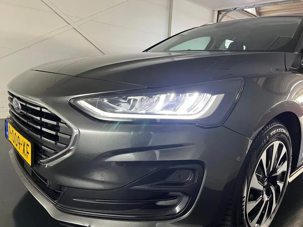 Ford Focus 1.0 EcoBoost Hybrid Titanium uit 2022, foto 8