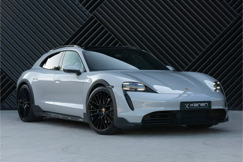 Porsche Taycan 4 93 kWh ACC Pano Luchtv Camera uit 2021