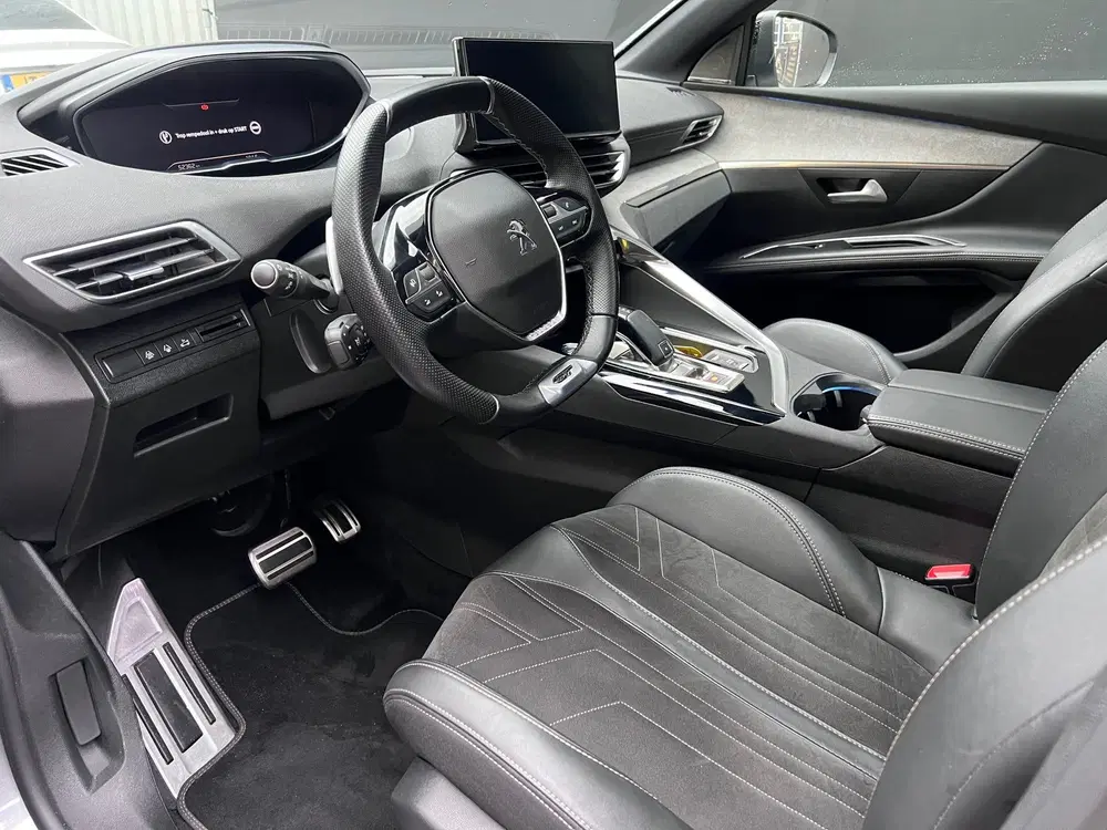 Peugeot 5008 1.2 GT uit 2022, foto 11
