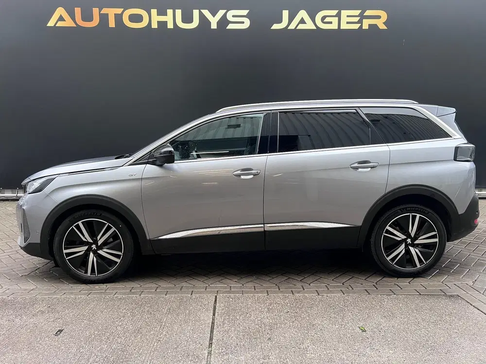 Peugeot 5008 1.2 GT uit 2022, foto 2