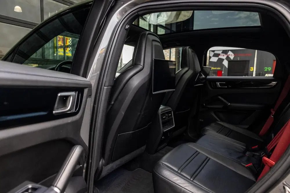 Porsche Cayenne Cayenne Coupé 3.0 E-Hybrid uit 2021, foto 9