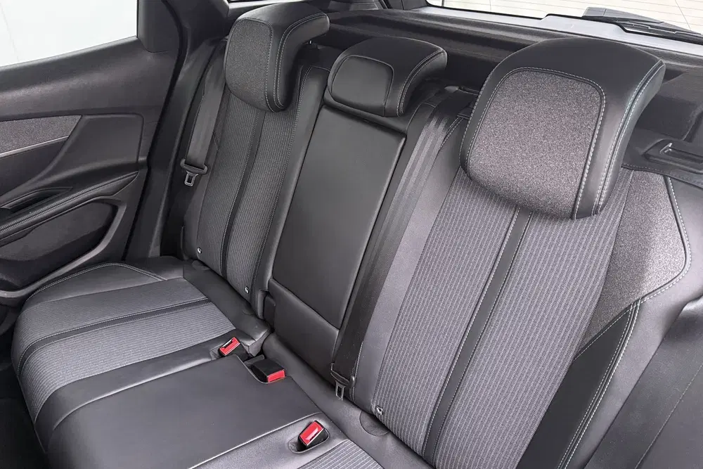 Peugeot 3008 1.2 131 PK Aut. Allure Avantage Carplay Ca uit 2022, foto 11