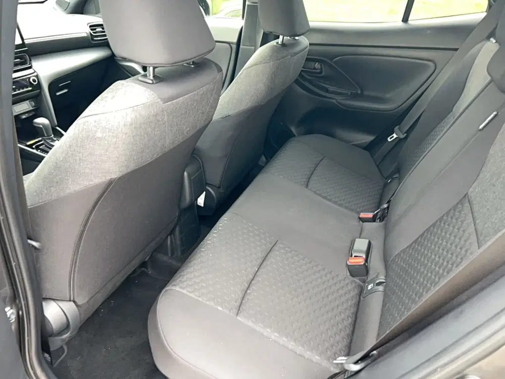Toyota Yaris Cross 1.5 Hybrid 115 Dynamic NAVI I CAMERA uit 2025, foto 6