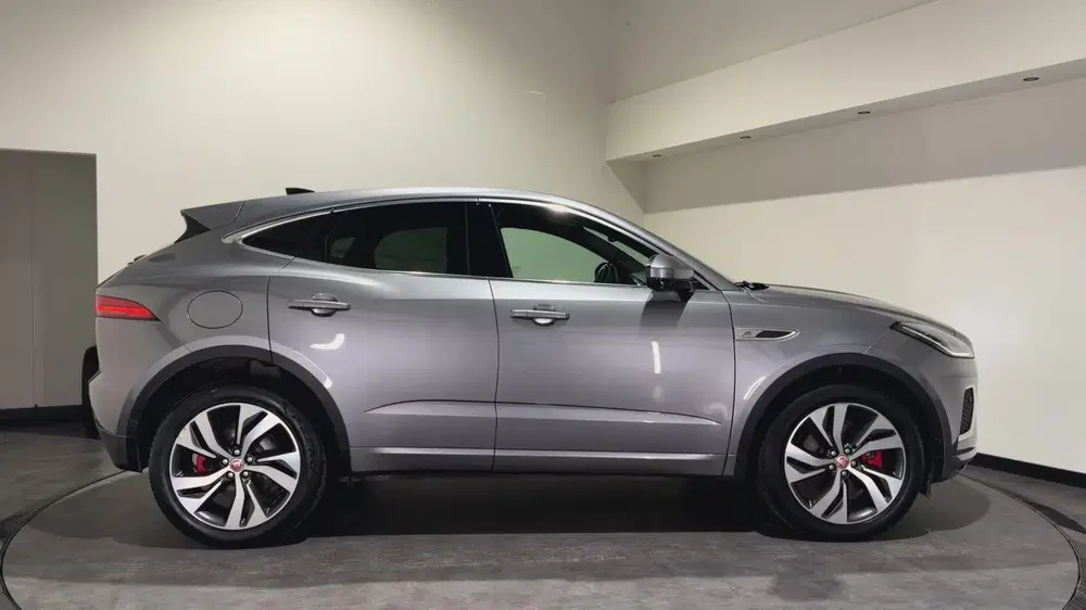 Jaguar E-Pace 1.5 P300e AWD R-Dynamic S uit 2022, foto 2
