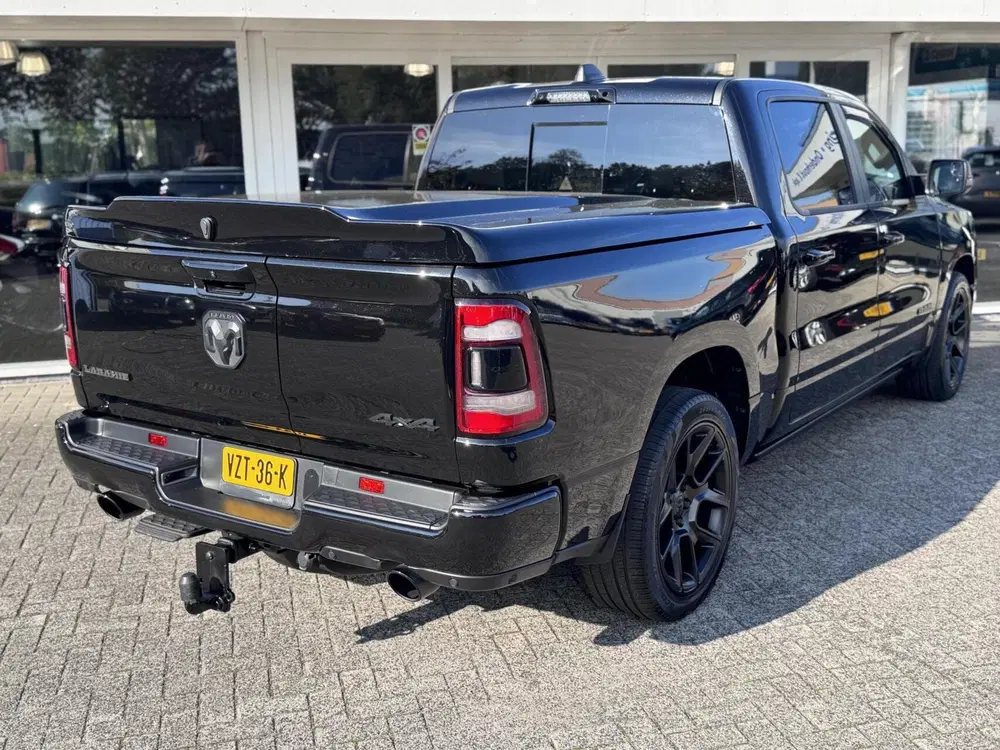 Dodge RAM 4X4 5.7 V8 4x4 Crew Cab Laramie Sport Nigh uit 2024, foto 11