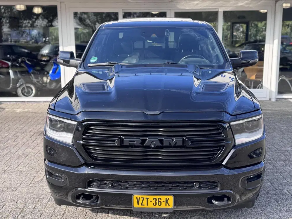 Dodge RAM 4X4 5.7 V8 4x4 Crew Cab Laramie Sport Nigh uit 2024, foto 8