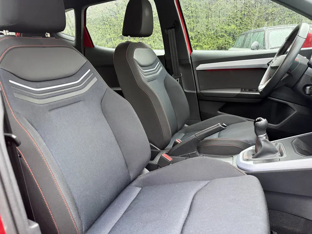 SEAT Arona 1.0 TSi 110pk FR Business Connect uit 2023, foto 3