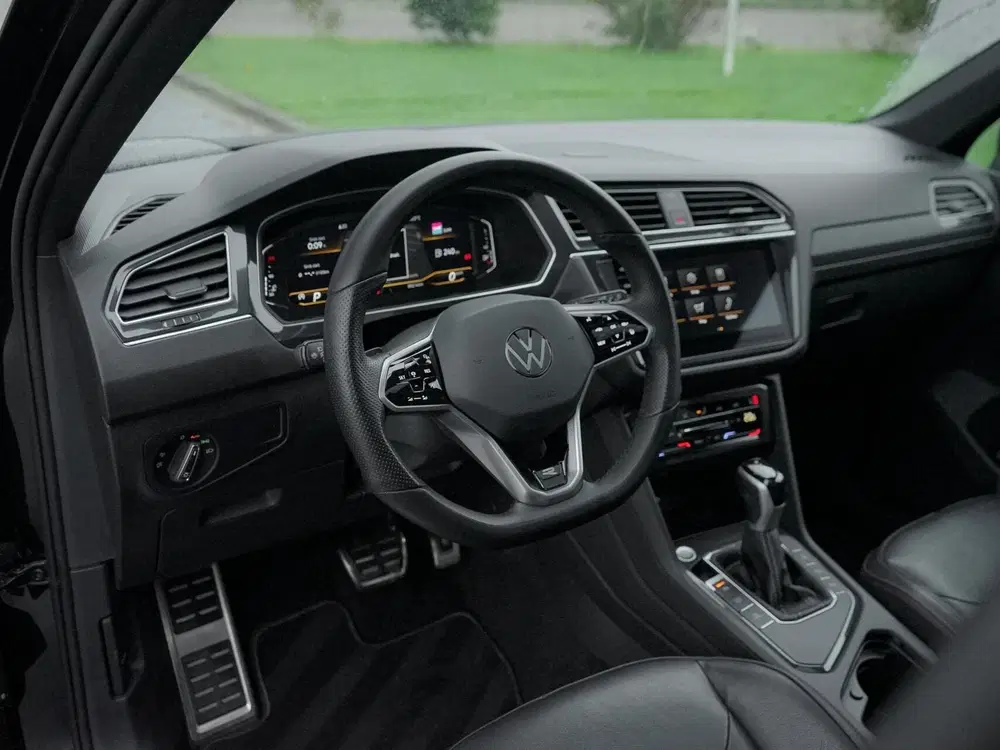 Volkswagen Tiguan 1.5 TSI R-Line Panoramadak uit 2023, foto 3