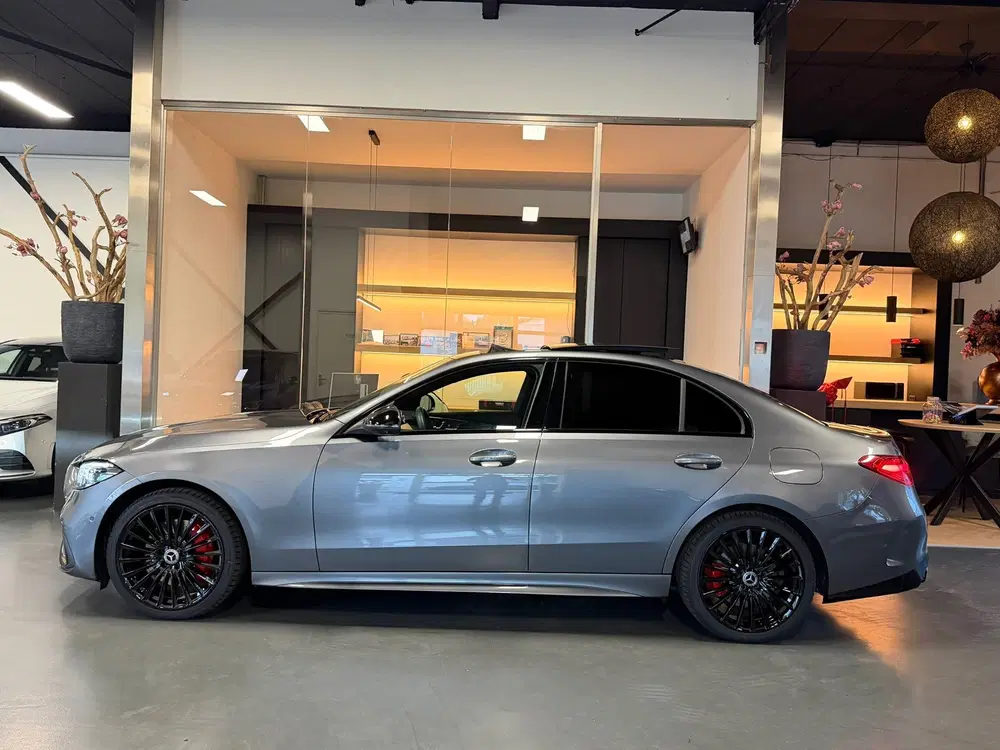 Mercedes-Benz C-Klasse 300 e star Edition AMG Night Pano Mem uit 2025, foto 13