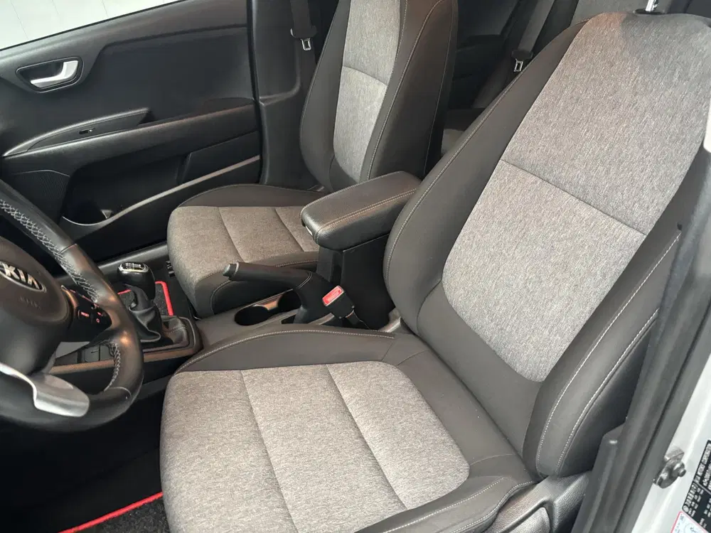 Kia Stonic 1.0 T-GDi DynamicLine uit 2020, foto 3