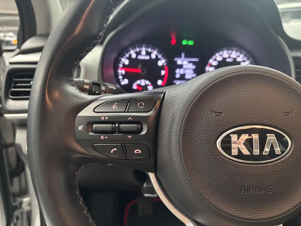 Kia Stonic 1.0 T-GDi DynamicLine uit 2020, foto 5