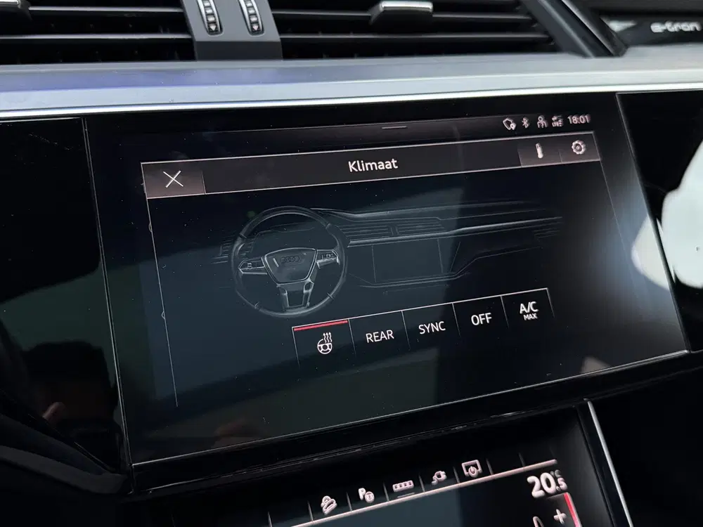 Audi Q8 quattro S Edition 95 kWh PANO uit 2023, foto 12