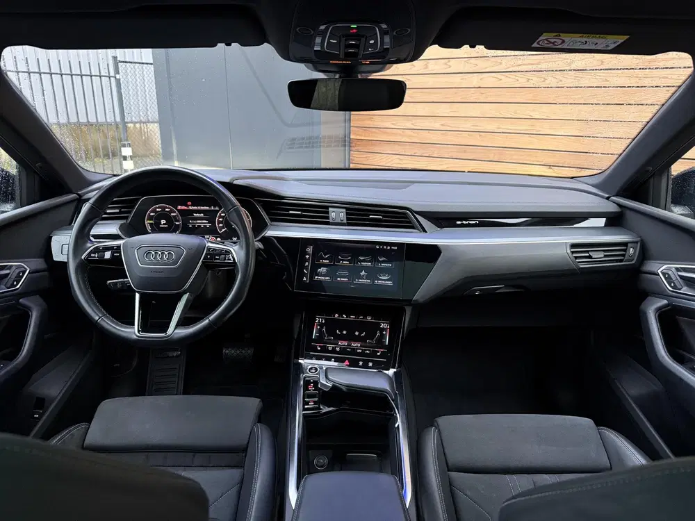 Audi Q8 quattro S Edition 95 kWh PANO uit 2023, foto 3