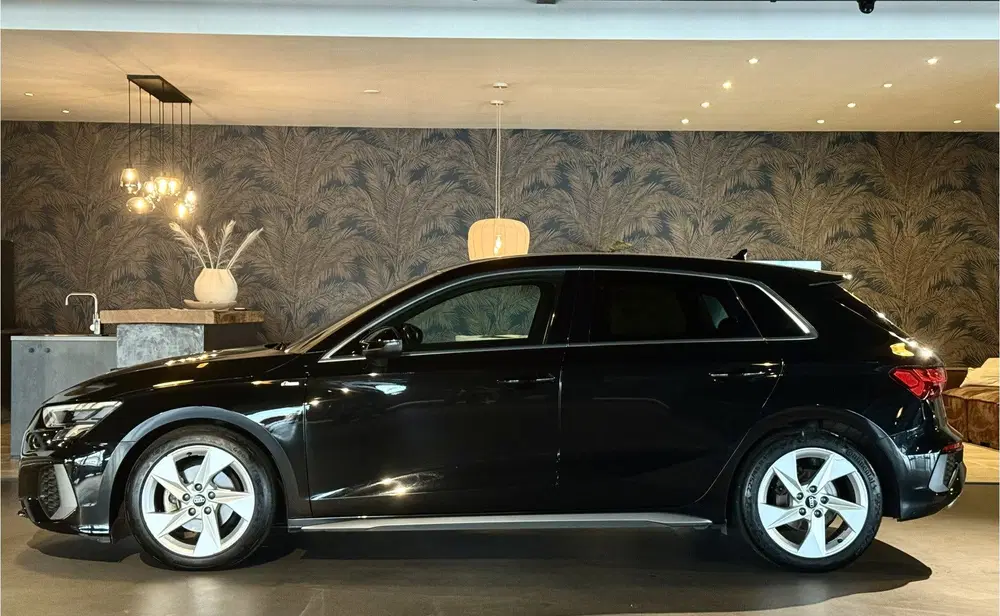 Audi A3 30 TFSI S Edition I Automaat I Virtual Coc uit 2022, foto 2