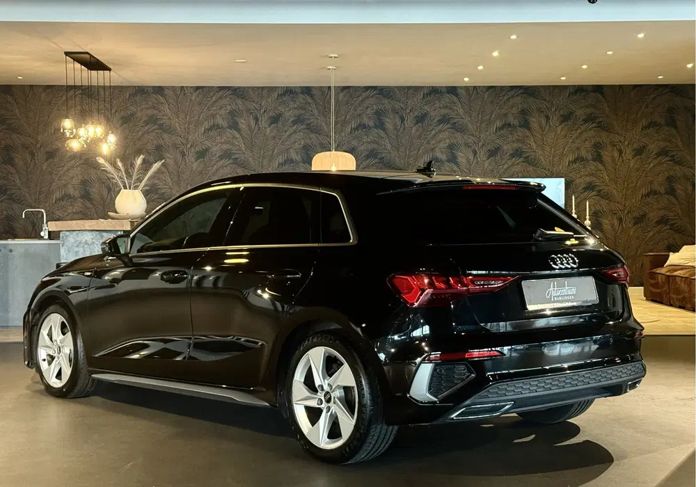 Audi A3 30 TFSI S Edition I Automaat I Virtual Coc uit 2022, foto 3