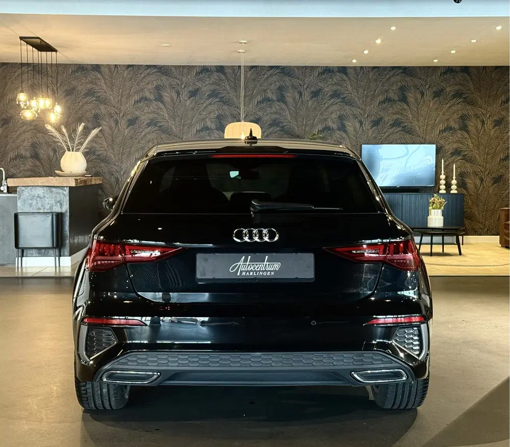 Audi A3 30 TFSI S Edition I Automaat I Virtual Coc uit 2022, foto 4