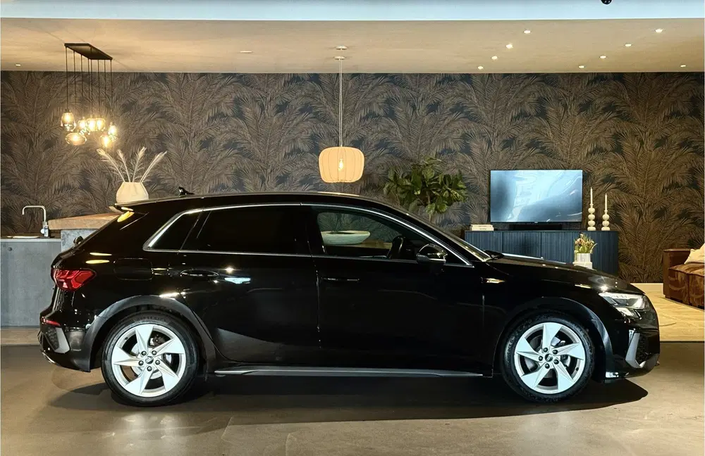 Audi A3 30 TFSI S Edition I Automaat I Virtual Coc uit 2022, foto 6