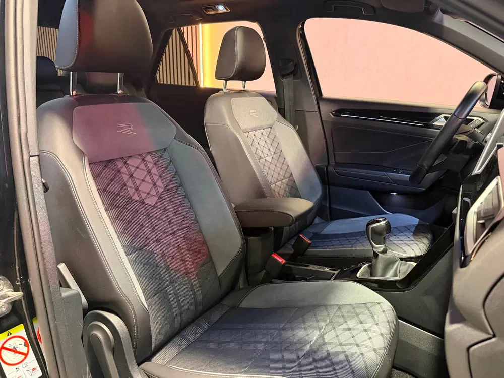 Volkswagen T-Roc 1.5 TSI R-Line Pano uit 2025, foto 3