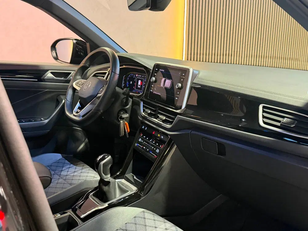 Volkswagen T-Roc 1.5 TSI R-Line Pano uit 2025, foto 4